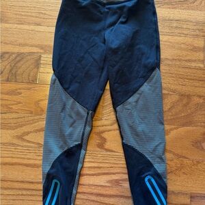 Kids Zella Leggings with stripes & Blue Accents